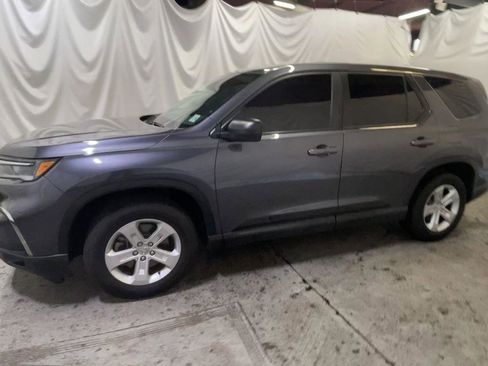 Used 2023 Honda Pilot LX image 4