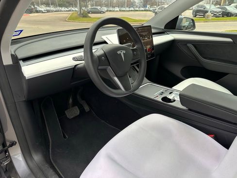 Used 2024 Tesla Model Y Long Range image 20