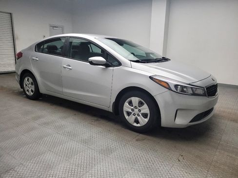 Used 2018 Kia Forte LX image 11