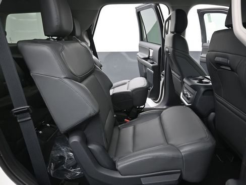 New 2026 Ford Expedition Active RWD image 10