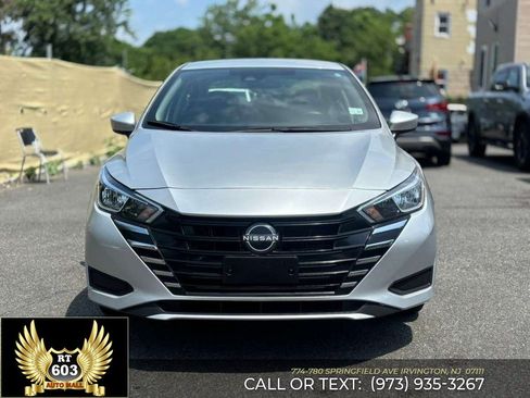 Used 2023 Nissan Versa SV FWD image 2