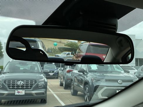 Used 2025 Nissan Versa SV image 26