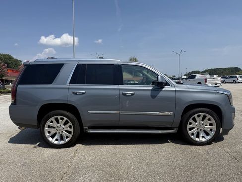 Used 2016 Cadillac Escalade Luxury AWD/4WD image 5