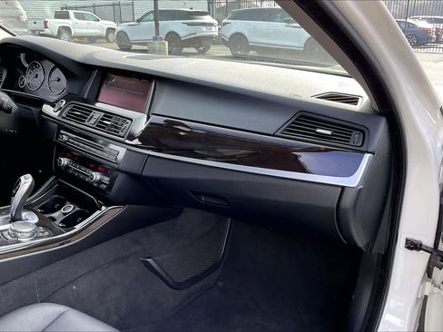 Used 2015 BMW 528i Sedan image 17