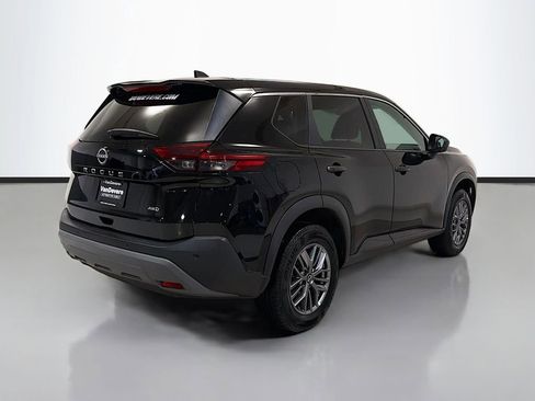 Used 2023 Nissan Rogue S AWD/4WD image 10