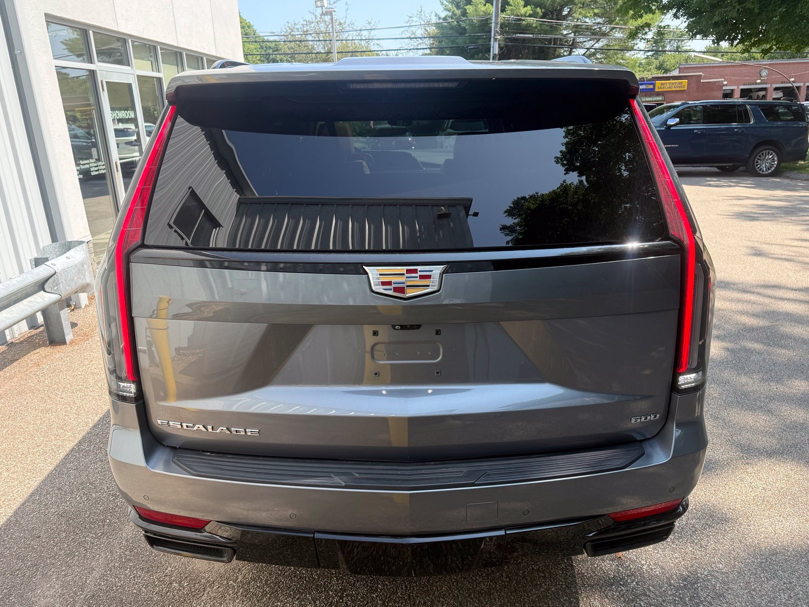 Used 2022 Cadillac Escalade ESV Sport w/ Touring Package AWD/4WD image 6