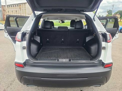 Used 2022 Jeep Cherokee Latitude Lux w/ Mopar Interior Package AWD/4WD image 24
