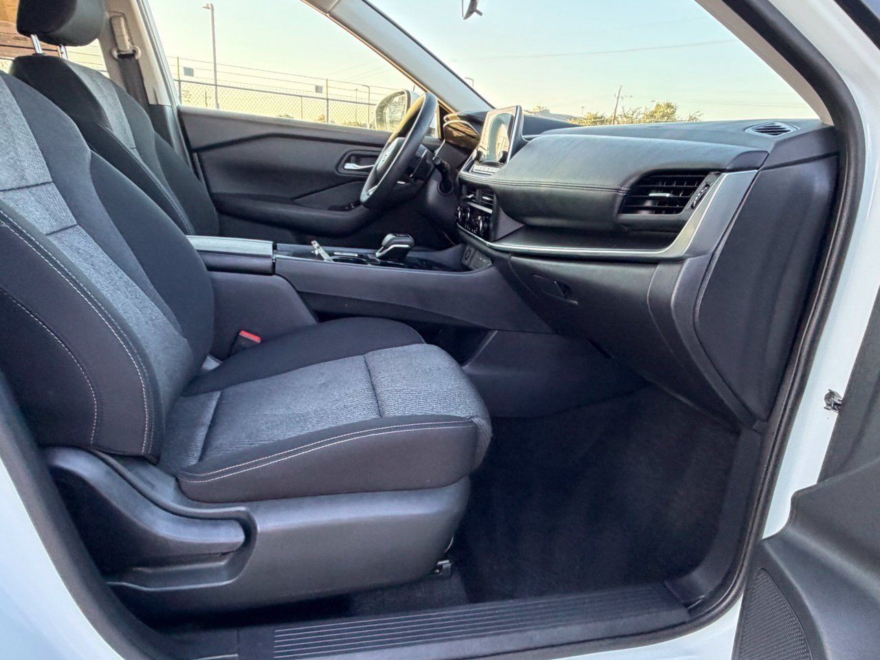 Certified 2024 Nissan Rogue SV FWD image 37