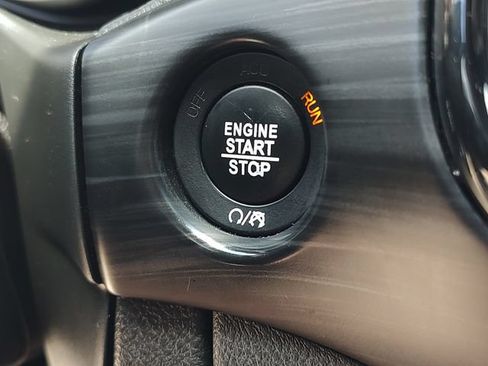 Used 2021 Jeep Grand Cherokee Laredo X AWD/4WD image 19