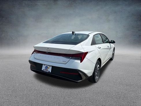 New 2026 Hyundai Elantra Blue image 5