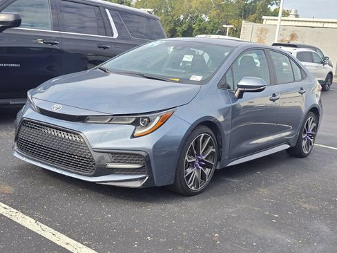 Certified 2022 Toyota Corolla XSE FWD image 4
