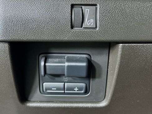 Used 2024 Chevrolet Colorado Trail Boss w/ Advanced Trailering Package image 17