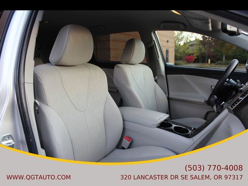 Used 2013 Toyota Venza XLE image 19