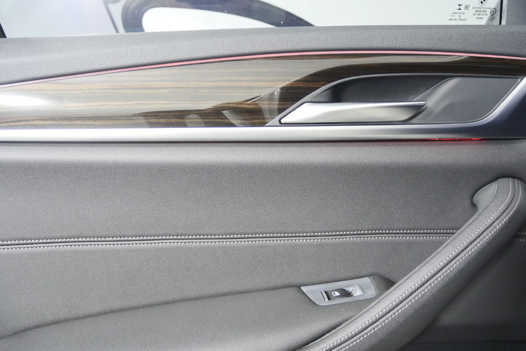 Used 2021 BMW 530i w/ Convenience Package RWD image 14