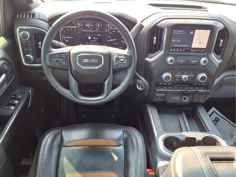 Used 2022 GMC Sierra 1500 AT4 w/ AT4 Premium Package image 9