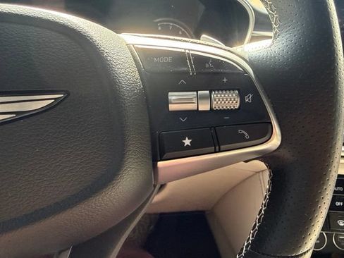 Used 2024 Genesis G70 2.5T RWD image 13
