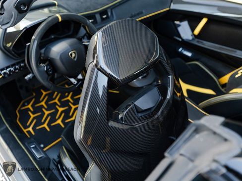 Used 2021 Lamborghini Aventador SVJ image 34