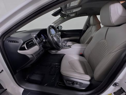 Used 2022 Toyota Camry SE image 15