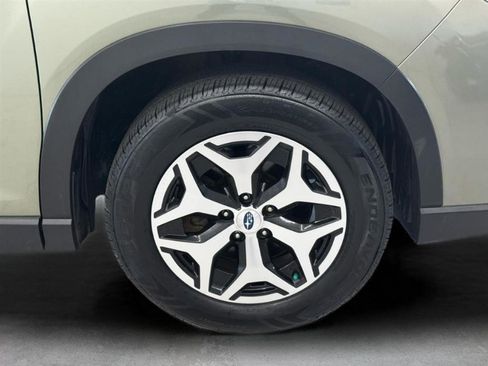 Used 2021 Subaru Forester Premium AWD/4WD image 37