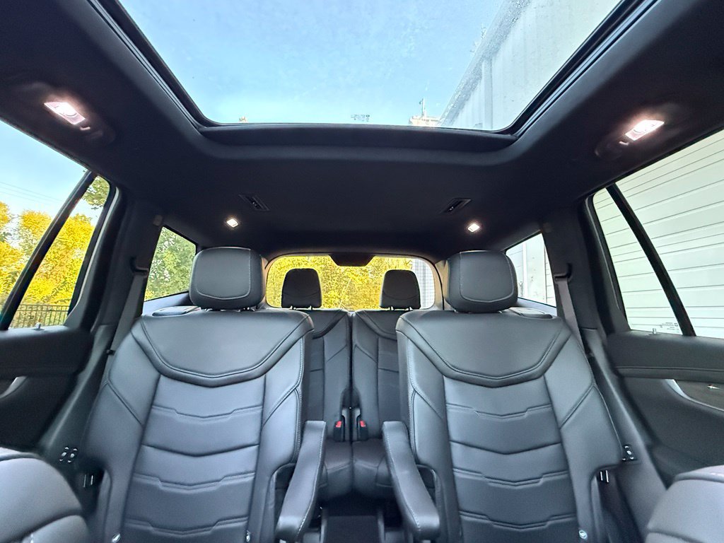 Used 2024 Cadillac XT6 Premium Luxury w/ Platinum Package AWD/4WD image 43