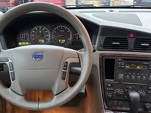 Used 2007 Volvo V70 2.5T image 9