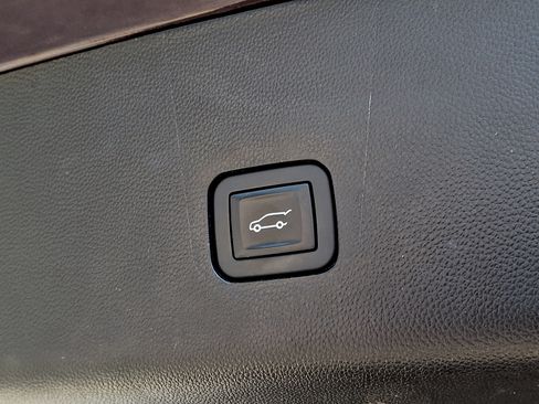 Used 2018 Chevrolet Traverse LT AWD/4WD image 27