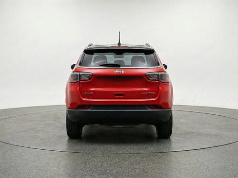 Used 2025 Jeep Compass Limited AWD/4WD image 7