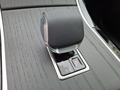 New 2026 Land Rover Range Rover Velar Autobiography image 10