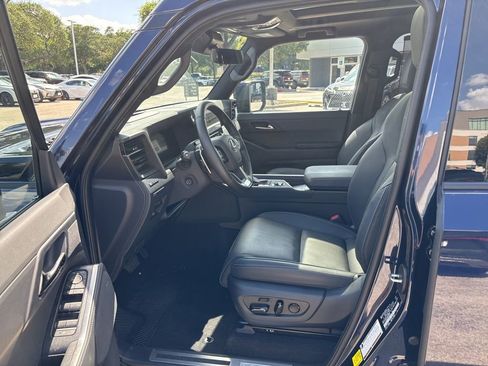 Used 2025 Lexus GX 550 w/ Accessory Package (2T) AWD/4WD image 19