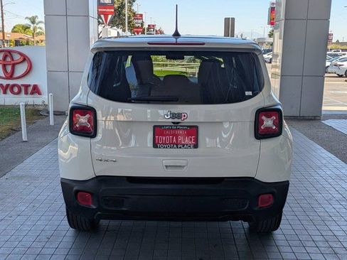 Used 2023 Jeep Renegade Latitude image 9