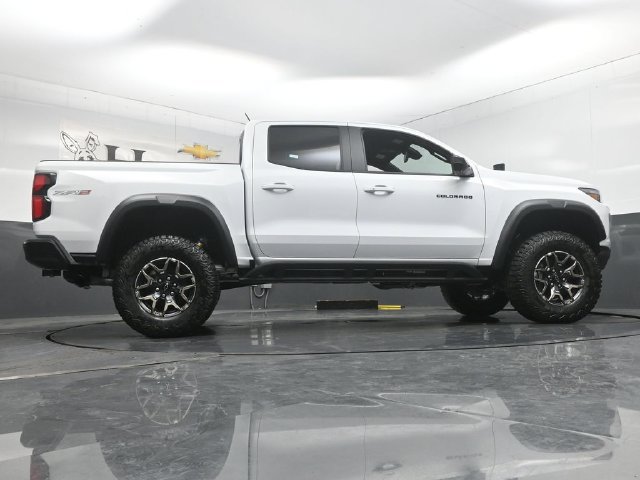 New 2026 Chevrolet Colorado ZR2 w/ Technology Package AWD/4WD image 31