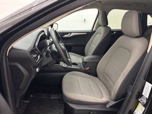 Used 2020 Ford Escape SE image 22