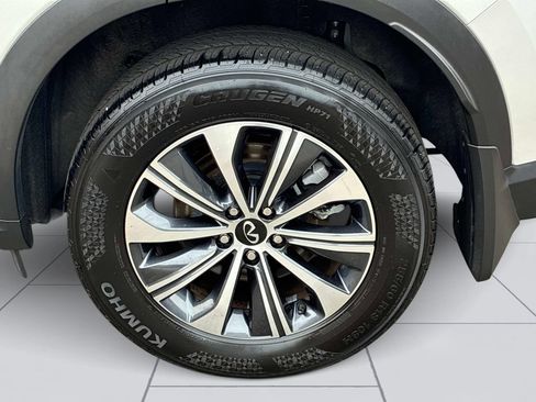 Used 2023 INFINITI QX60 Pure AWD/4WD image 11
