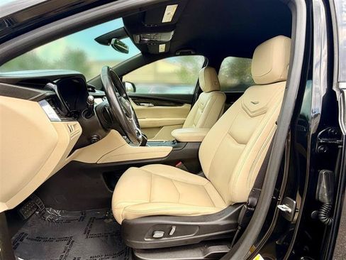 Used 2018 Cadillac XT5 FWD image 7