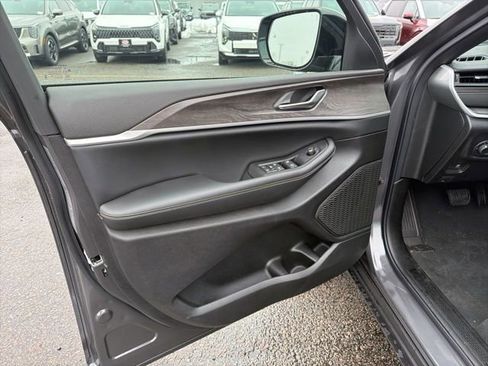 New 2026 Jeep Grand Cherokee Altitude AWD/4WD image 15