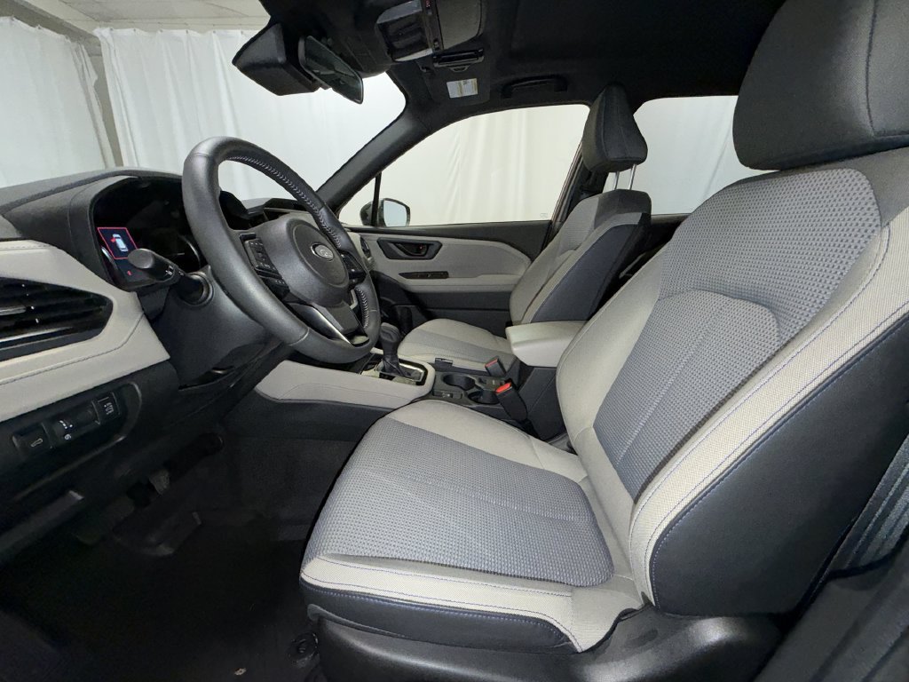 Used 2025 Subaru Forester Premium AWD/4WD image 11