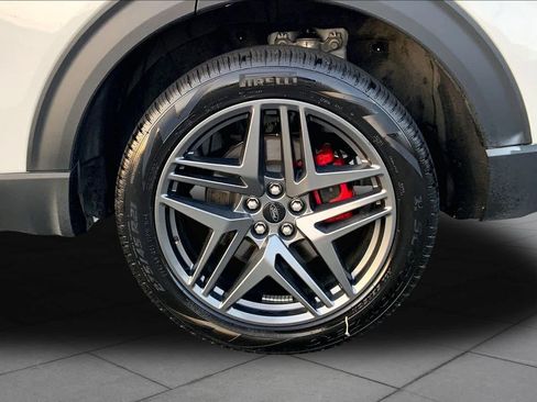 Used 2025 Ford Explorer ST-Line w/ ST-Line Street Pack AWD/4WD image 9