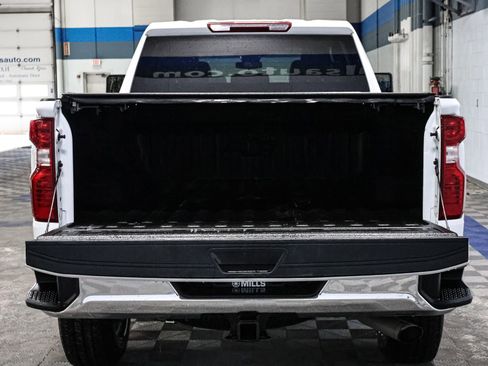 Used 2024 Chevrolet Silverado 3500 LT w/ Convenience Package image 18