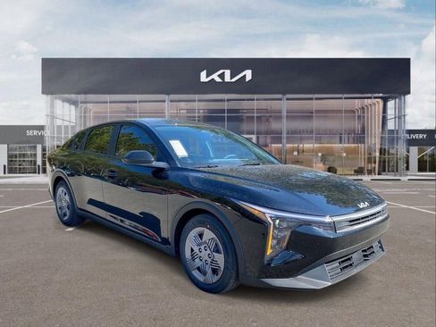 New 2025 Kia K4 LX image 2