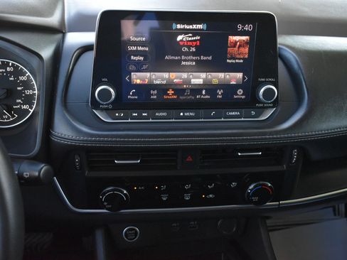 Used 2023 Nissan Rogue S AWD/4WD image 23