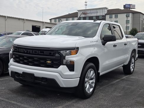 Used 2025 Chevrolet Silverado 1500 Custom RWD image 1