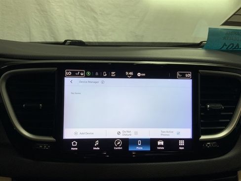 Used 2024 Chrysler Pacifica Touring-L FWD image 28