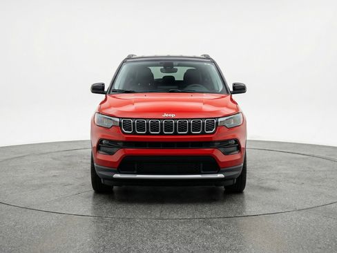 Used 2025 Jeep Compass Limited image 2