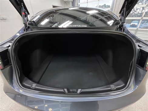 Used 2018 Tesla Model 3 Long Range image 18