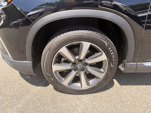 Used 2023 Honda Pilot Elite image 7