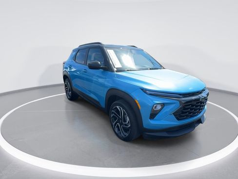 Used 2025 Chevrolet TrailBlazer RS w/ Convenience Package AWD/4WD image 2