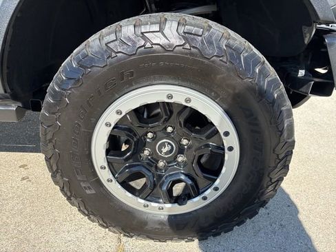 Used 2024 Ford Bronco Badlands image 12