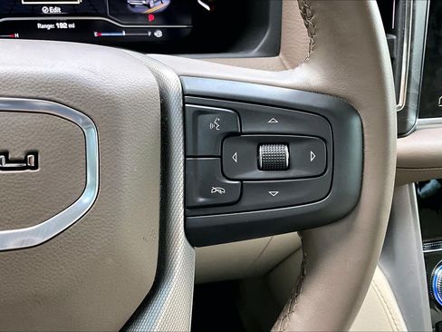 Used 2024 GMC Yukon XL Denali AWD/4WD image 23