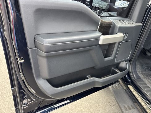 Used 2022 Ford F250 Lariat w/ Tremor Off-Road Package image 10