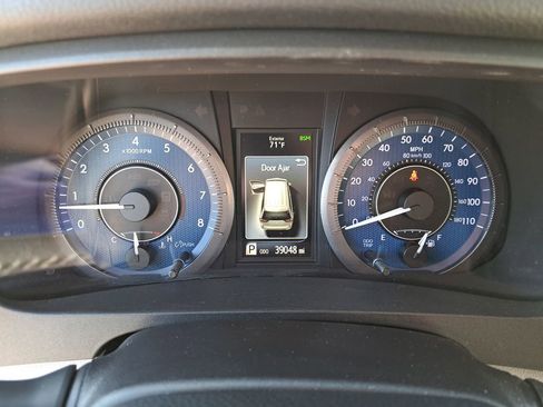 Used 2020 Toyota Sienna Limited image 21